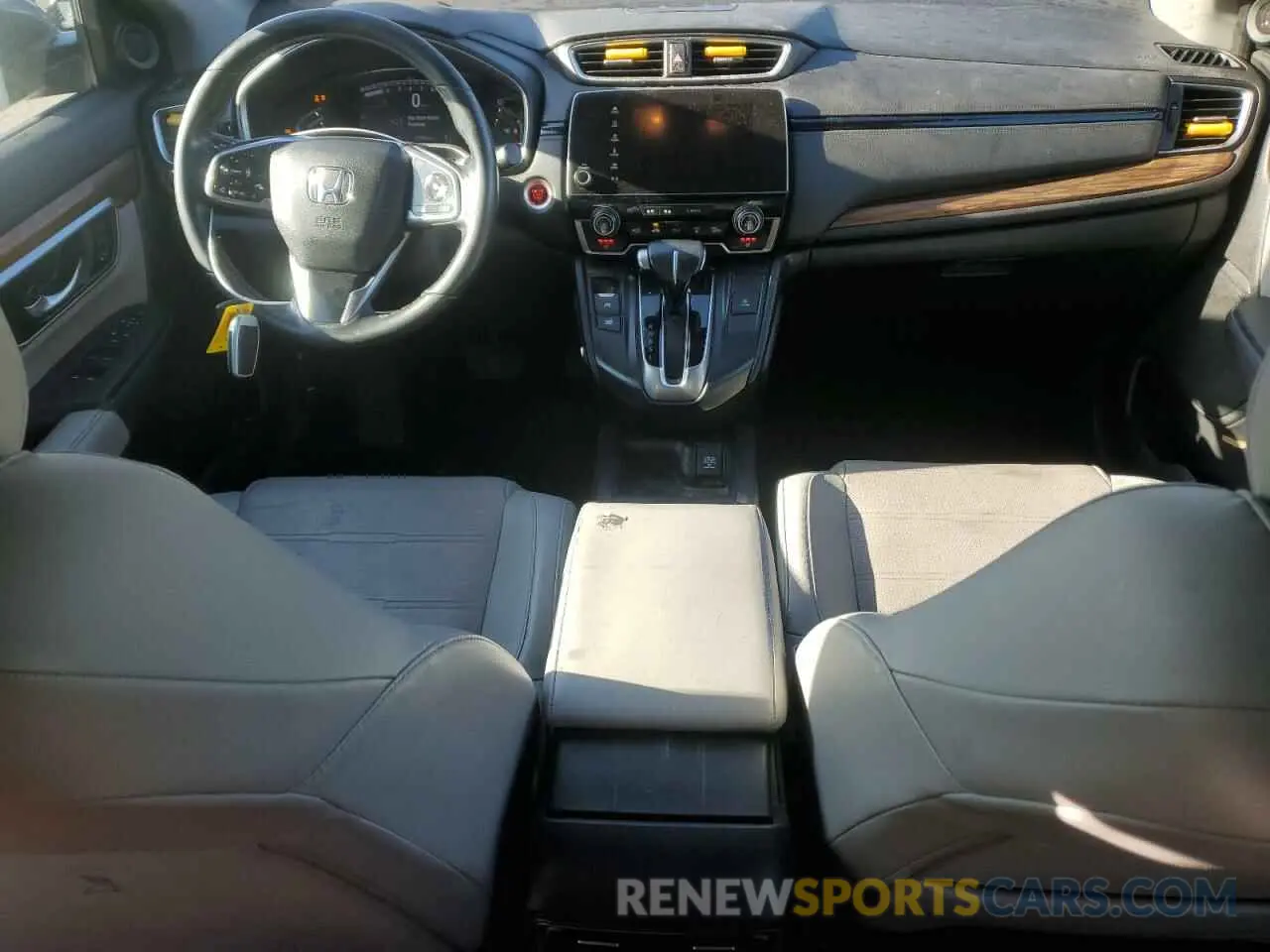 8 Photograph of a damaged car 7FARW1H97KE001010 HONDA CRV 2019