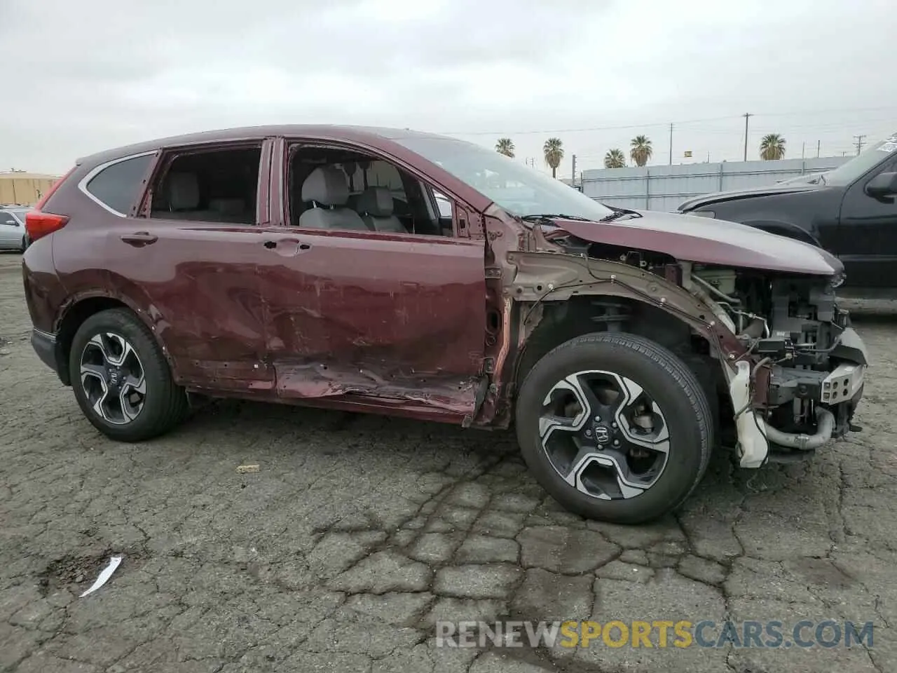 4 Photograph of a damaged car 7FARW1H9XKE014219 HONDA CRV 2019