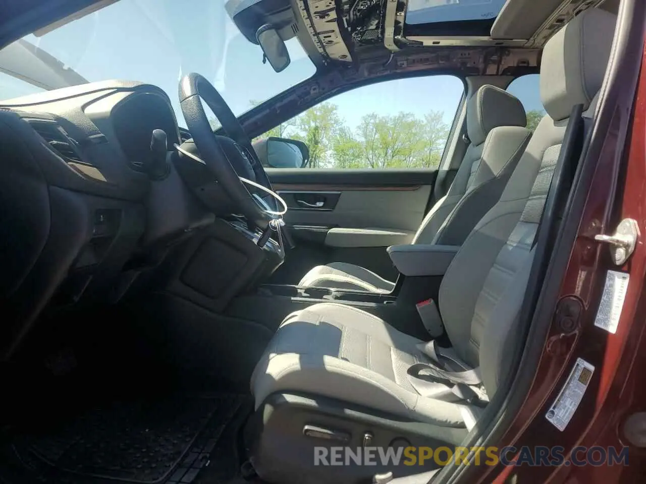7 Photograph of a damaged car 7FARW2H5XKE004163 HONDA CRV 2019