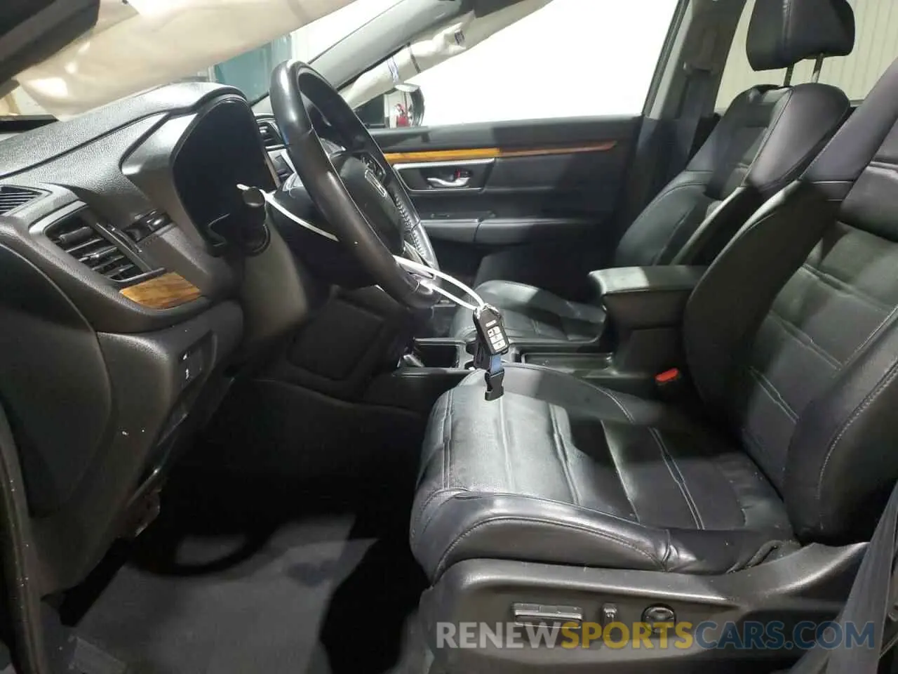 7 Photograph of a damaged car 7FARW2H81KE023078 HONDA CRV 2019