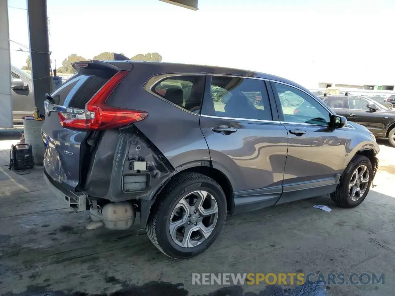 3 Фотография поврежденного автомобиля 7FARW2H81KE042990 HONDA CRV 2019