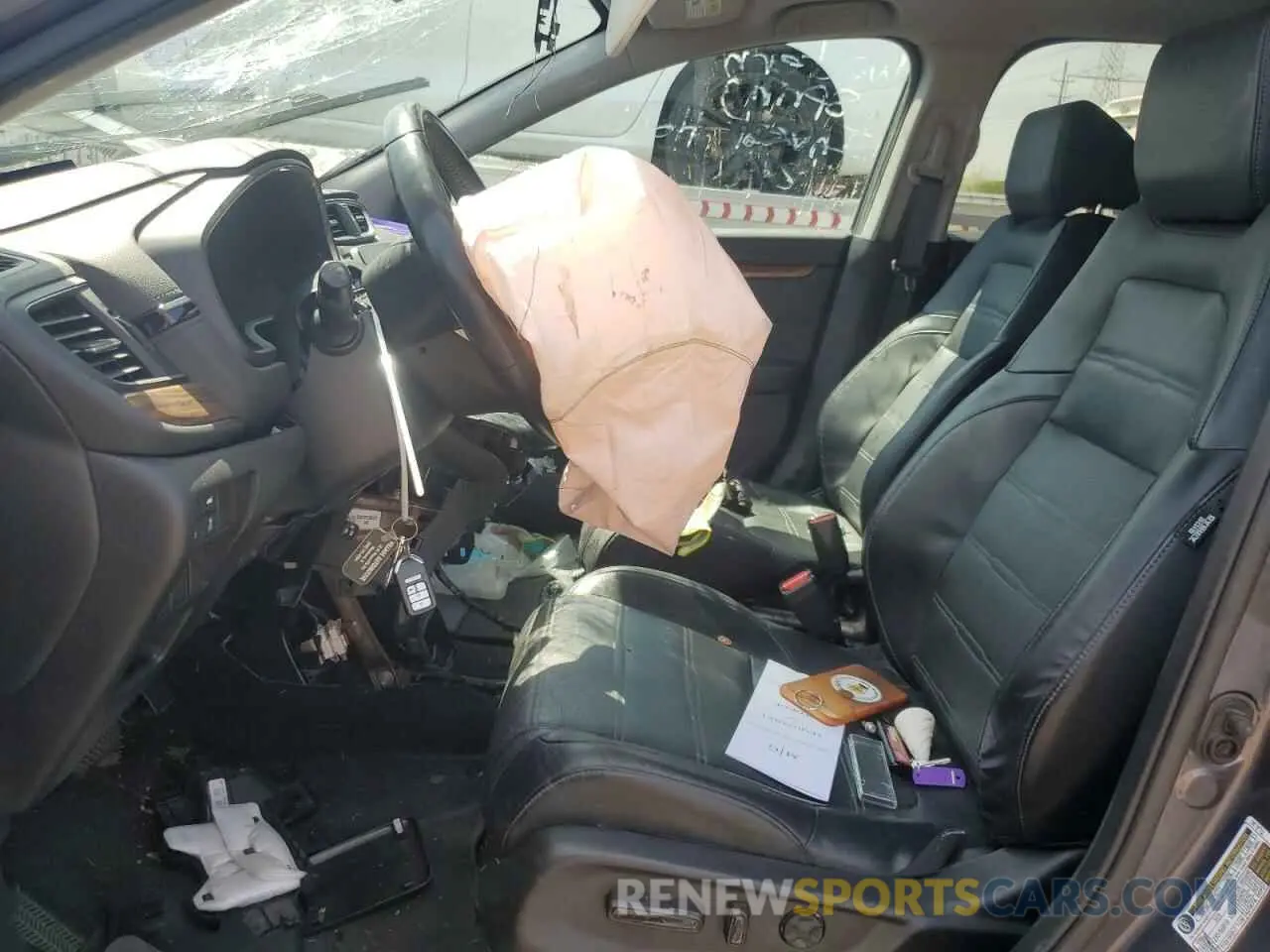 7 Photograph of a damaged car 7FARW2H82KE042948 HONDA CRV 2019