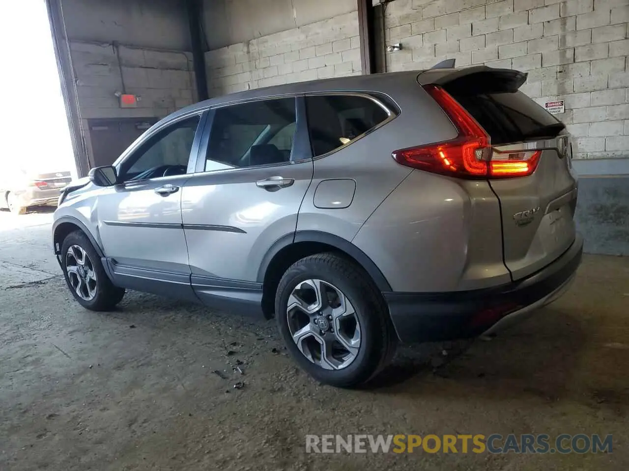 2 Photograph of a damaged car 7FARW2H87KE018192 HONDA CRV 2019