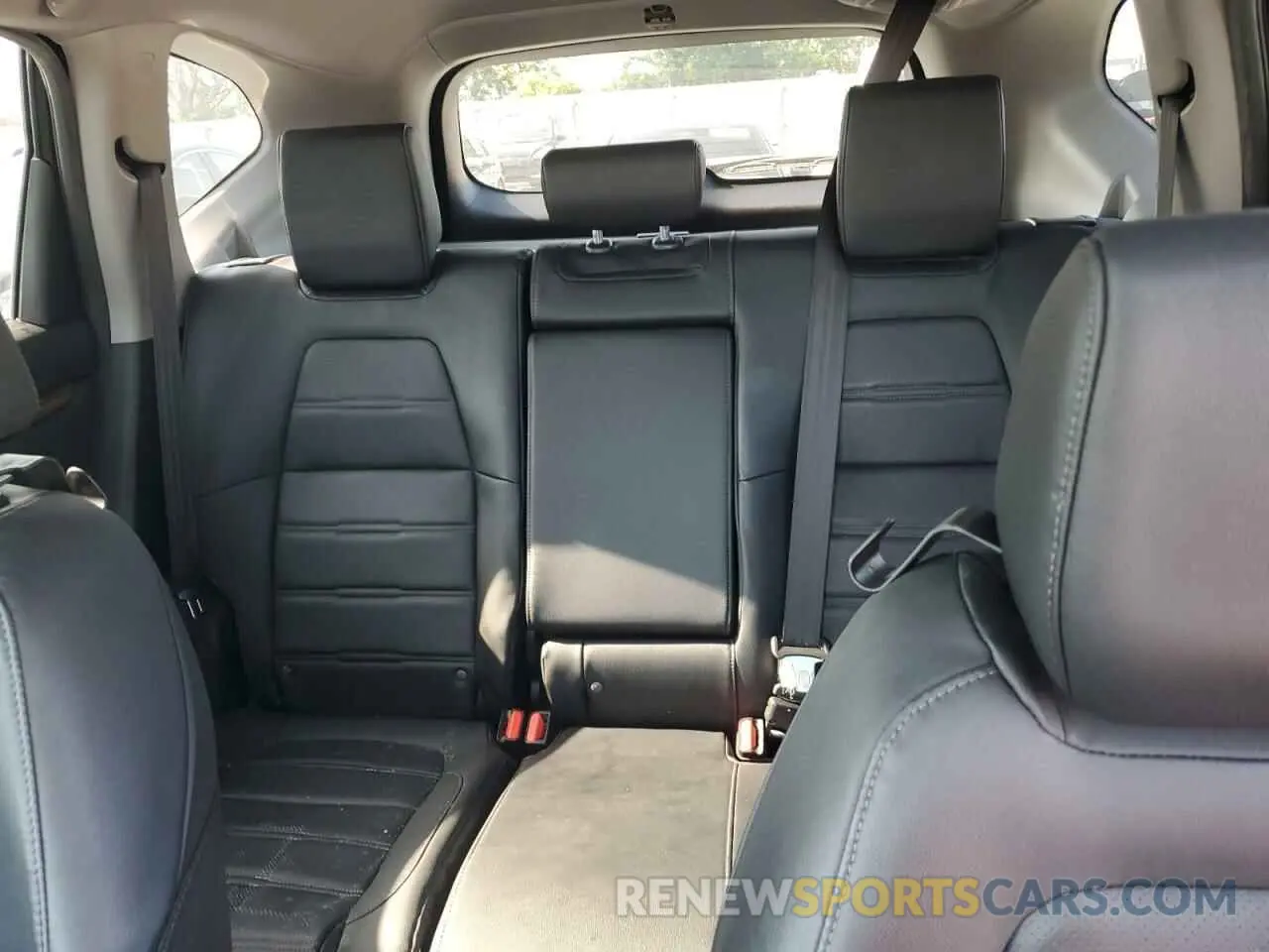 10 Photograph of a damaged car 7FARW2H88KE058412 HONDA CRV 2019