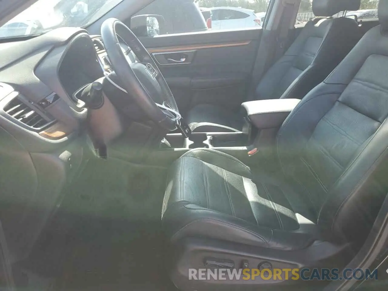 7 Photograph of a damaged car 7FARW2H88KE058412 HONDA CRV 2019