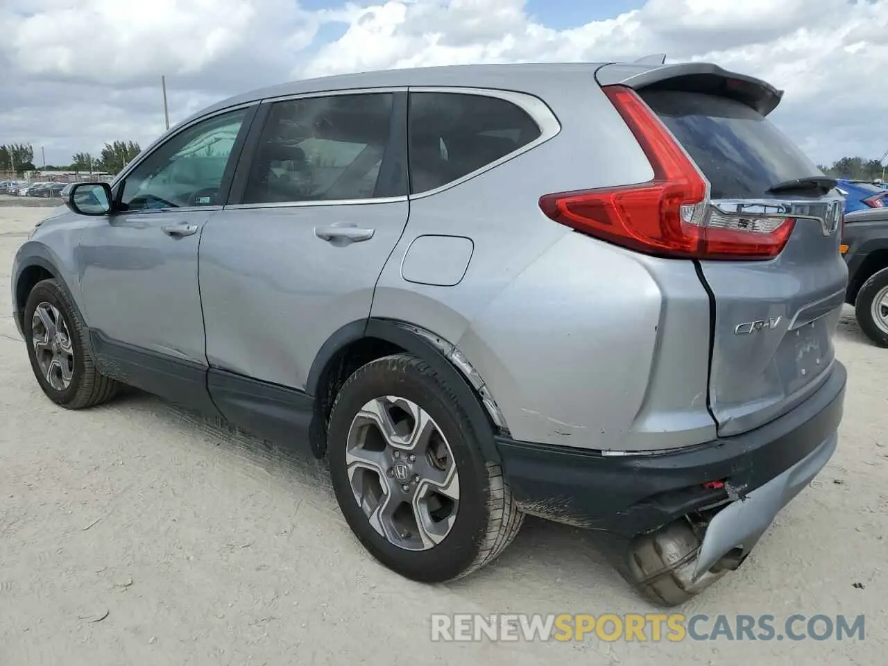 2 Фотография поврежденного автомобиля 7FARW2H89KE026827 HONDA CRV 2019