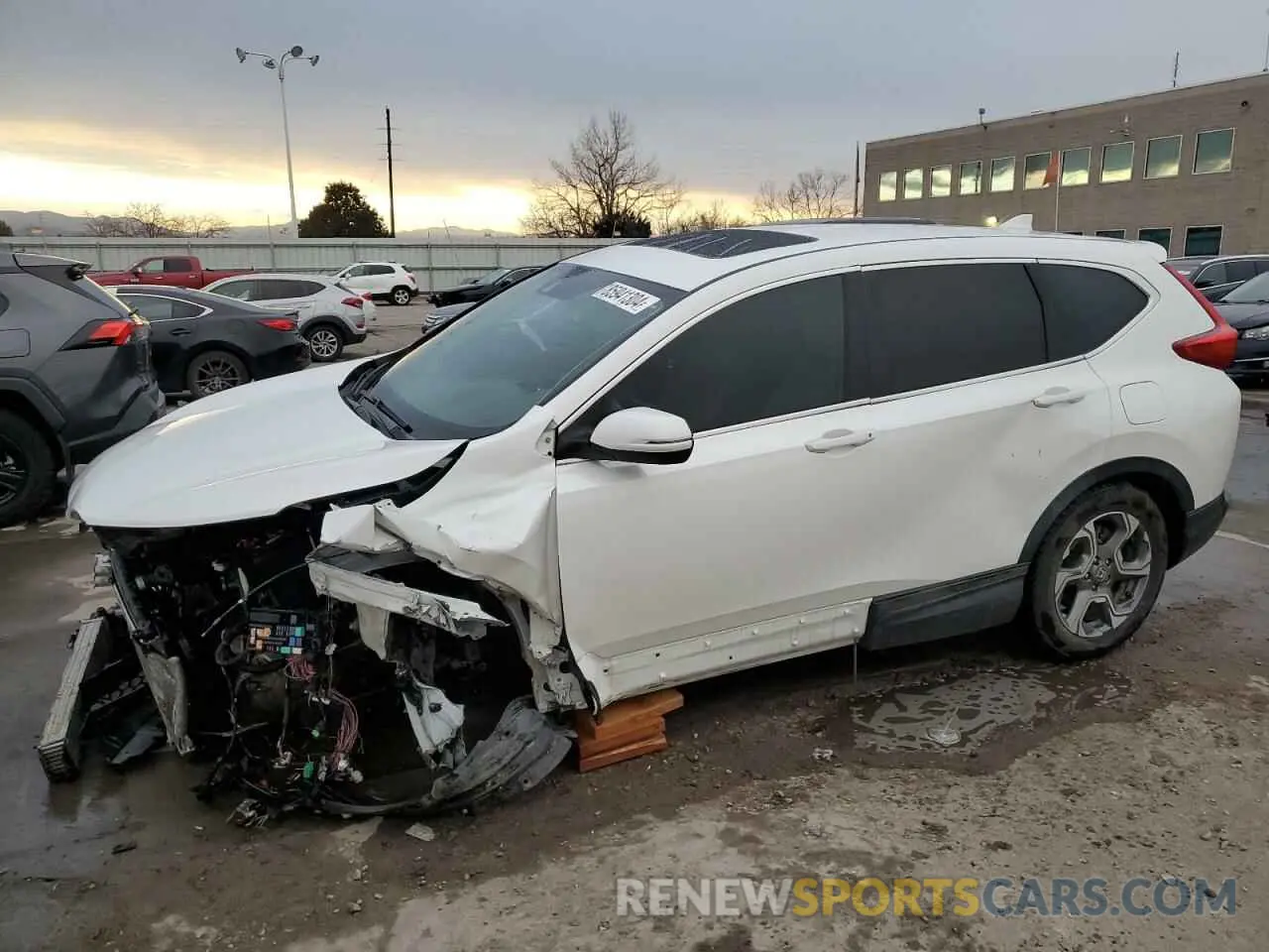 1 Photograph of a damaged car JHLRW2H80KX007748 HONDA CRV 2019