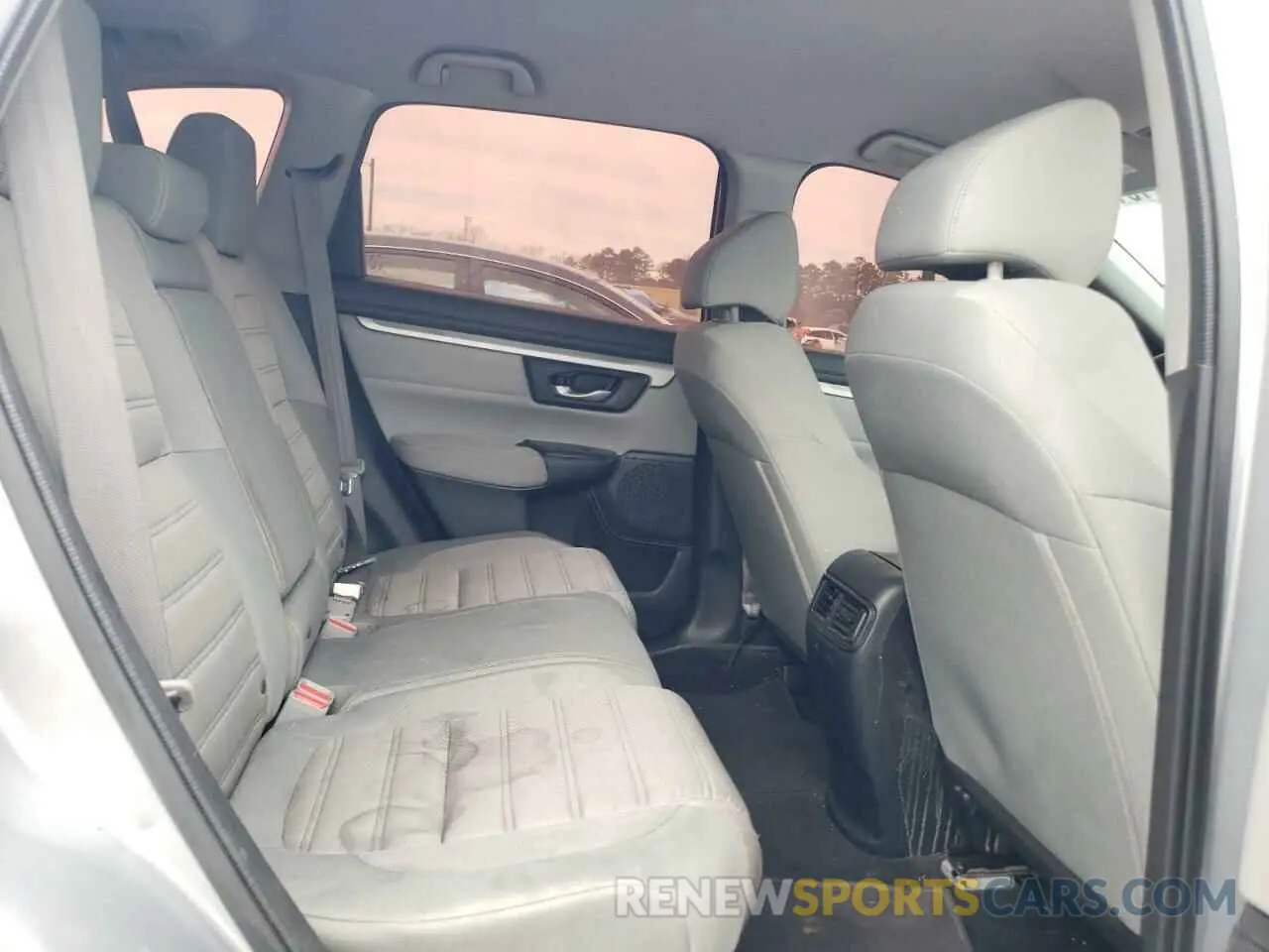 11 Photograph of a damaged car 2HKRW1H26LH406728 HONDA CRV 2020
