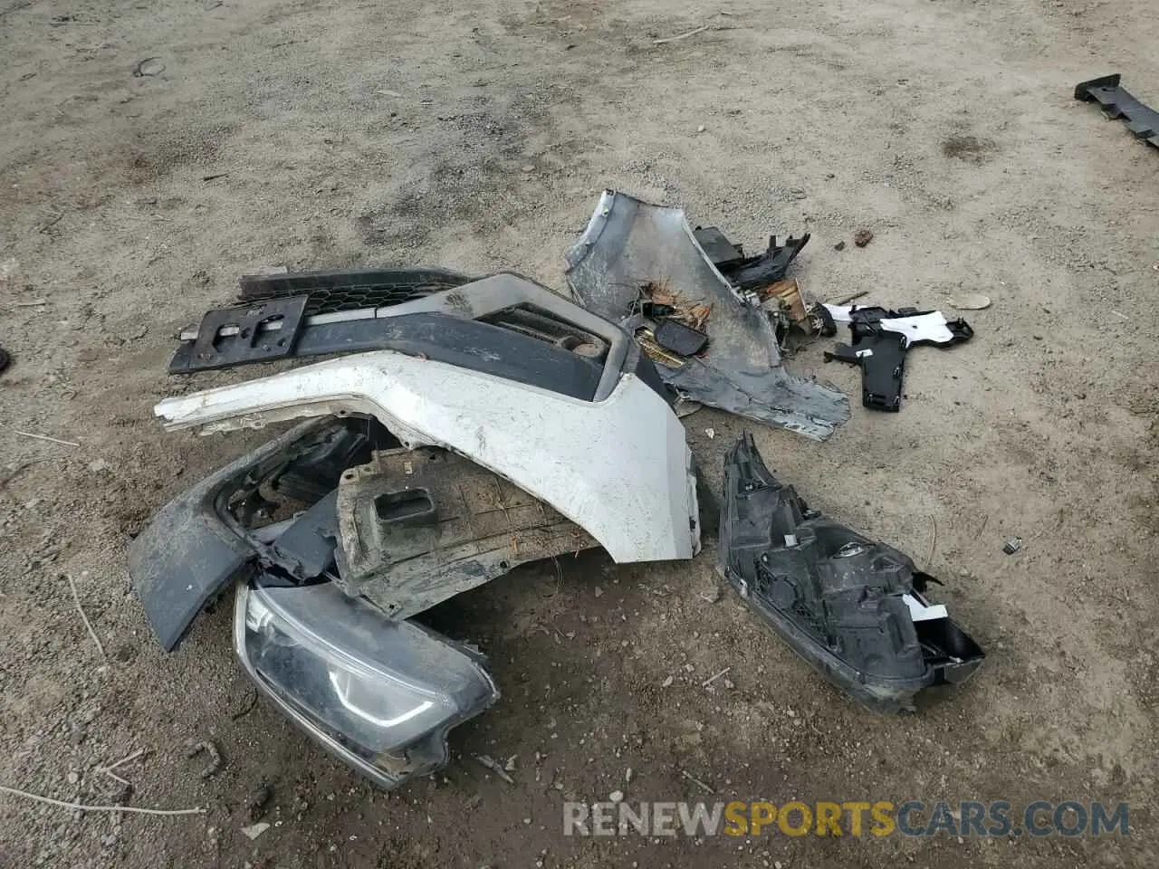 13 Photograph of a damaged car 2HKRW1H55LH407363 HONDA CRV 2020