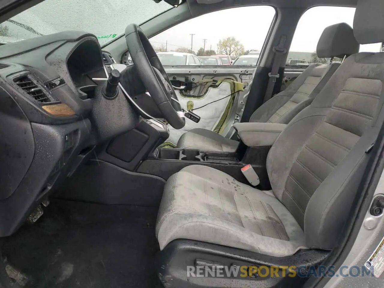 7 Photograph of a damaged car 2HKRW1H55LH423921 HONDA CRV 2020