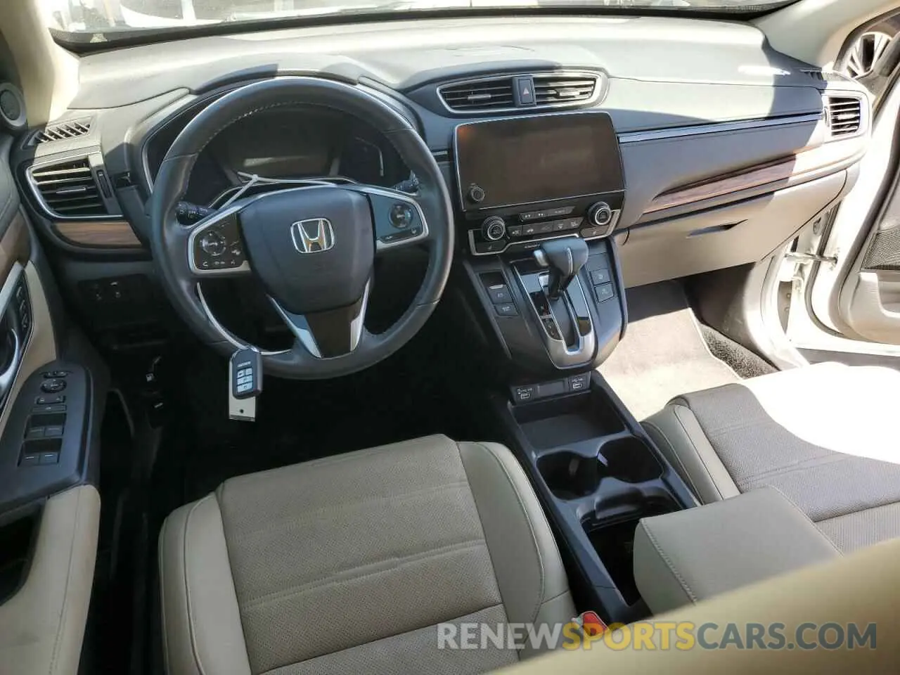 8 Photograph of a damaged car 2HKRW1H80LH416370 HONDA CRV 2020