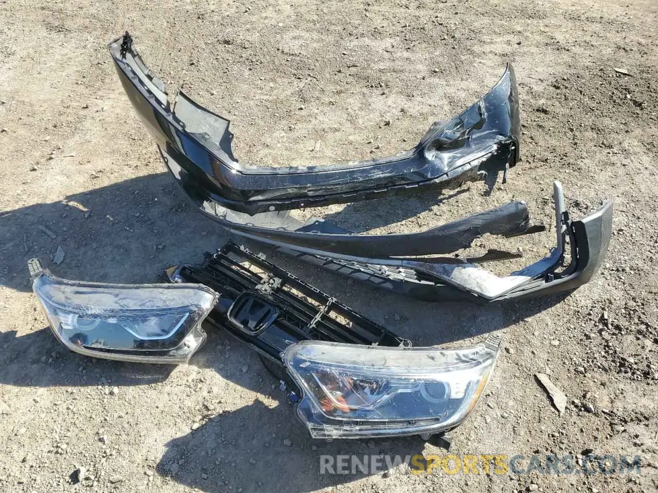 13 Photograph of a damaged car 2HKRW1H82LH424552 HONDA CRV 2020