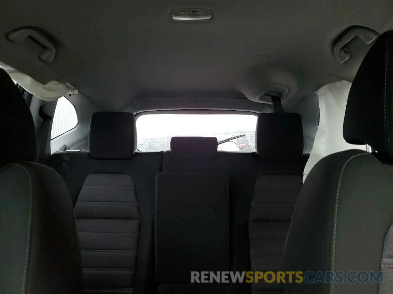 10 Photograph of a damaged car 2HKRW2H25LH647203 HONDA CRV 2020