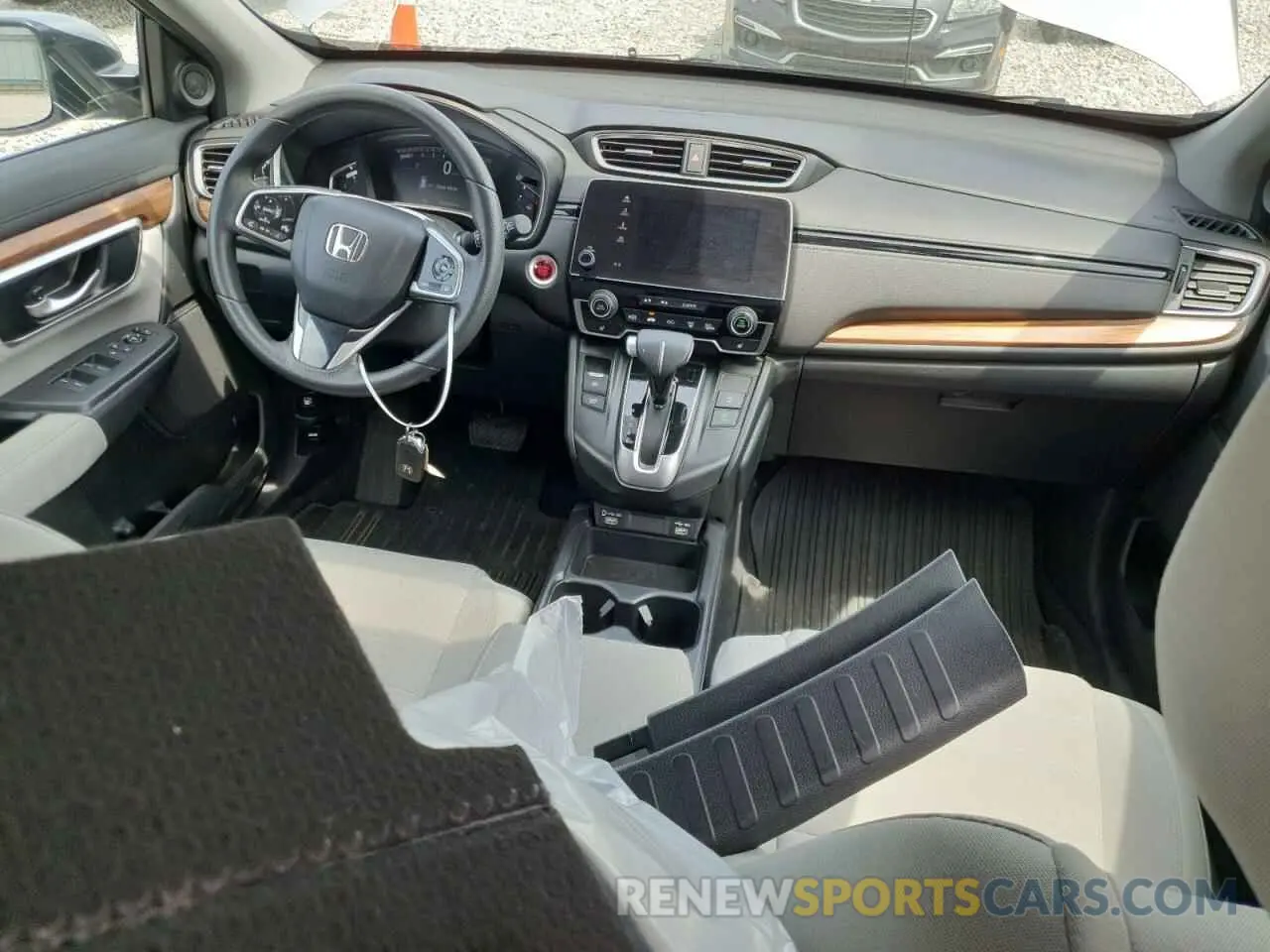8 Photograph of a damaged car 2HKRW2H52LH669119 HONDA CRV 2020