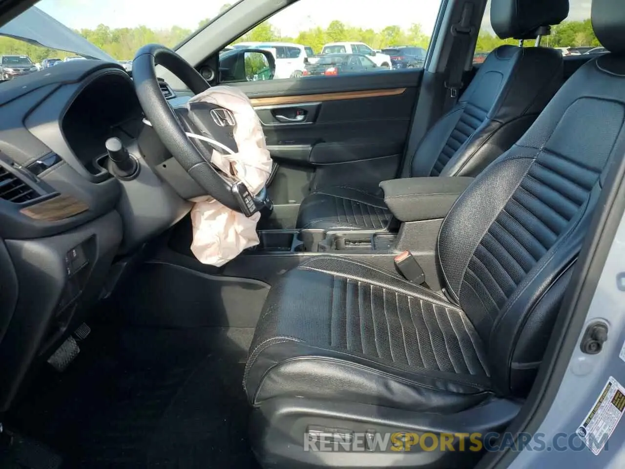 7 Photograph of a damaged car 2HKRW2H55LH661161 HONDA CRV 2020