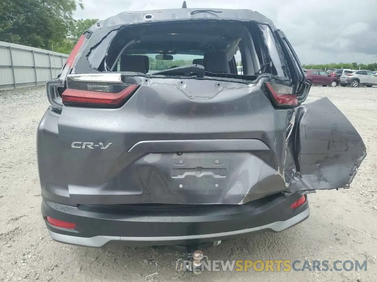 6 Photograph of a damaged car 2HKRW2H57LH675062 HONDA CRV 2020