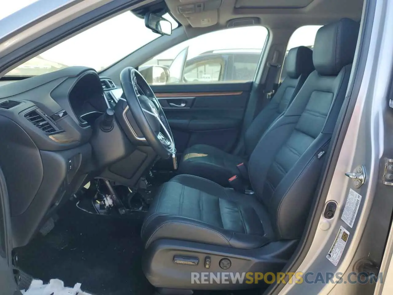 7 Photograph of a damaged car 2HKRW2H93LH650856 HONDA CRV 2020