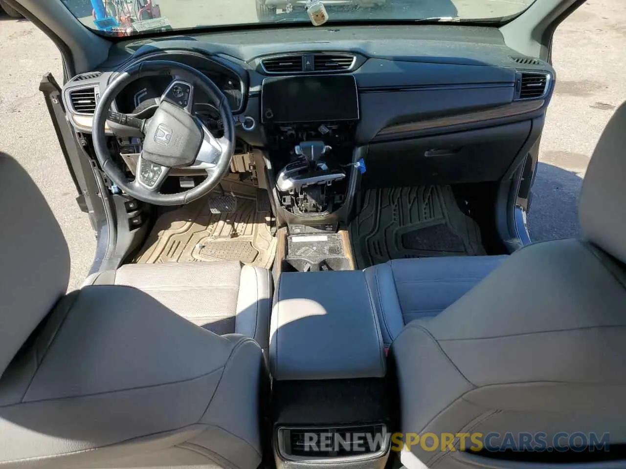 8 Photograph of a damaged car 2HKRW2H98LH618176 HONDA CRV 2020