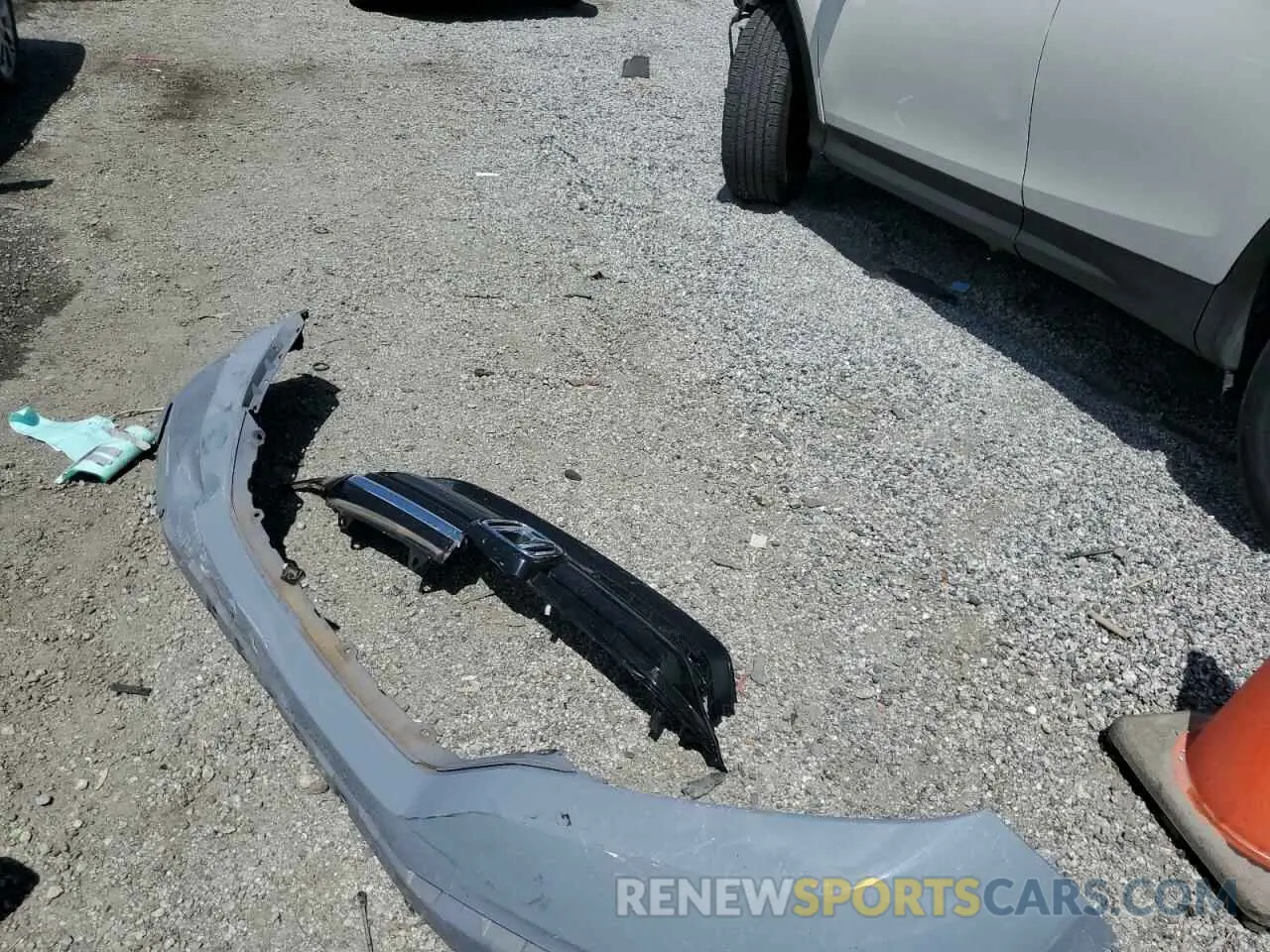13 Photograph of a damaged car 5J6RW1H50LL002078 HONDA CRV 2020
