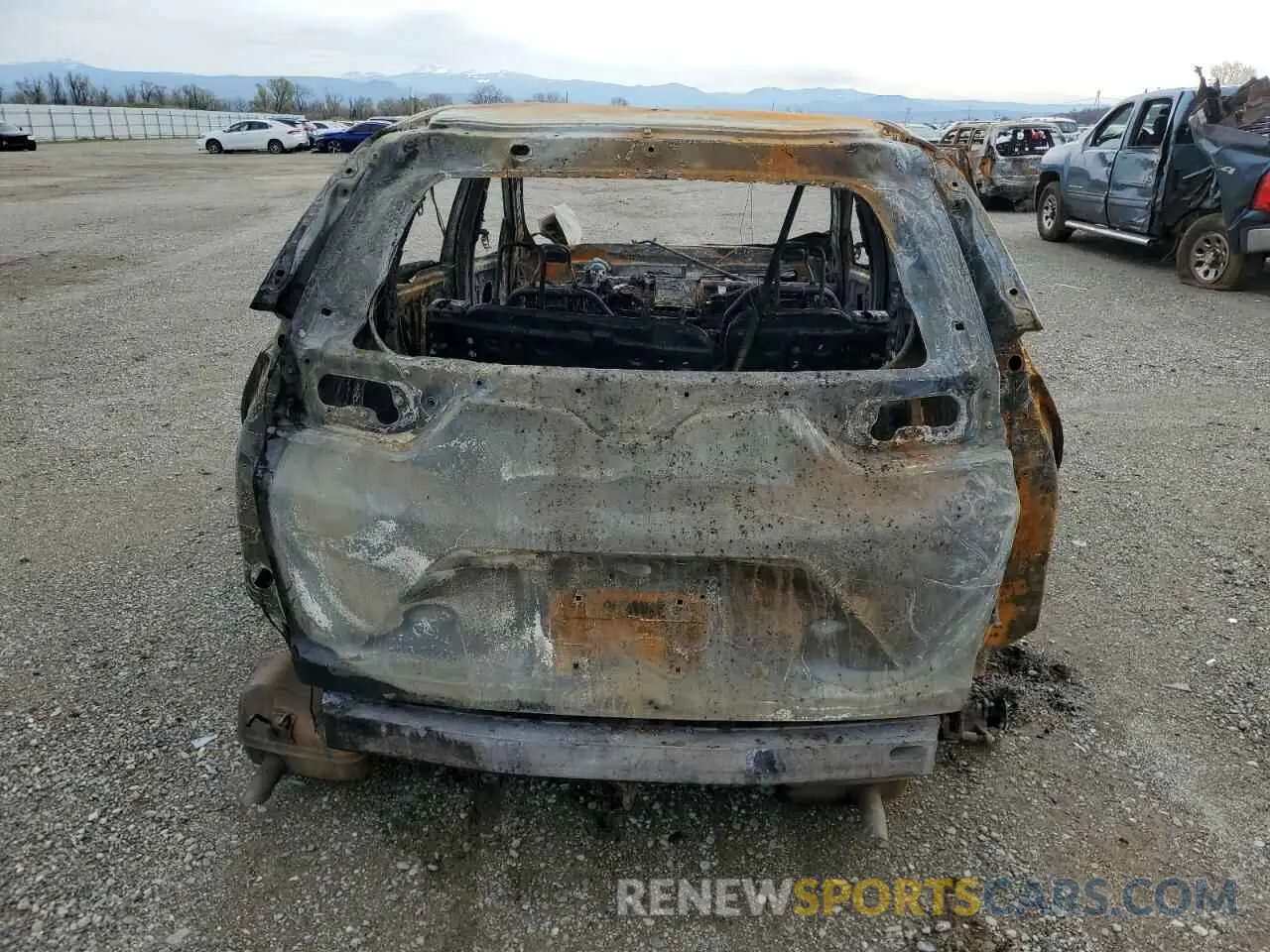 6 Photograph of a damaged car 5J6RW1H87LA004111 HONDA CRV 2020