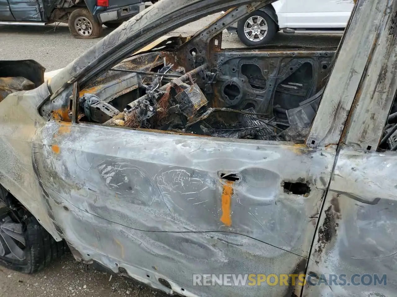 7 Photograph of a damaged car 5J6RW1H87LA004111 HONDA CRV 2020