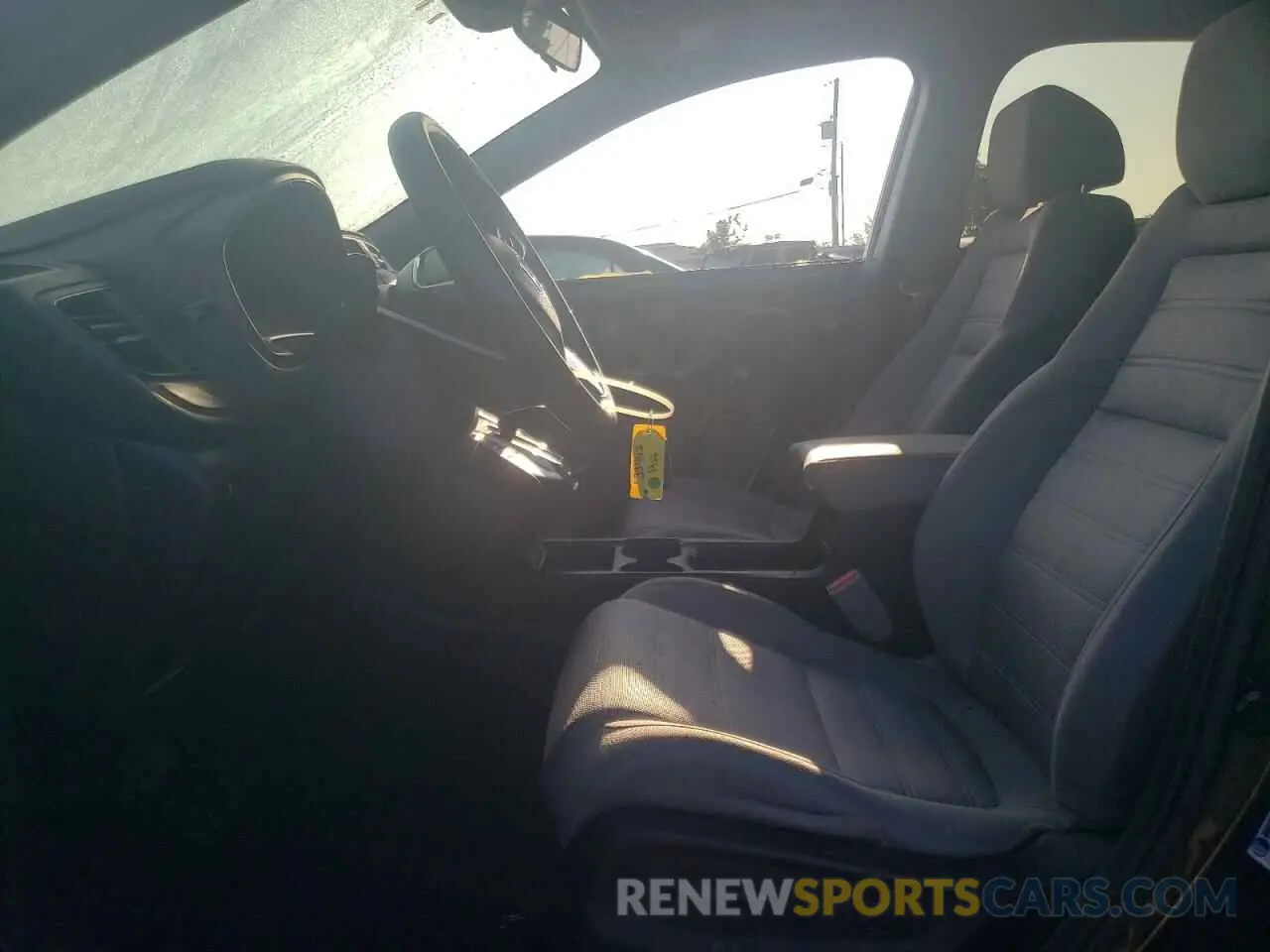 7 Photograph of a damaged car 5J6RW2H5XLA015518 HONDA CRV 2020