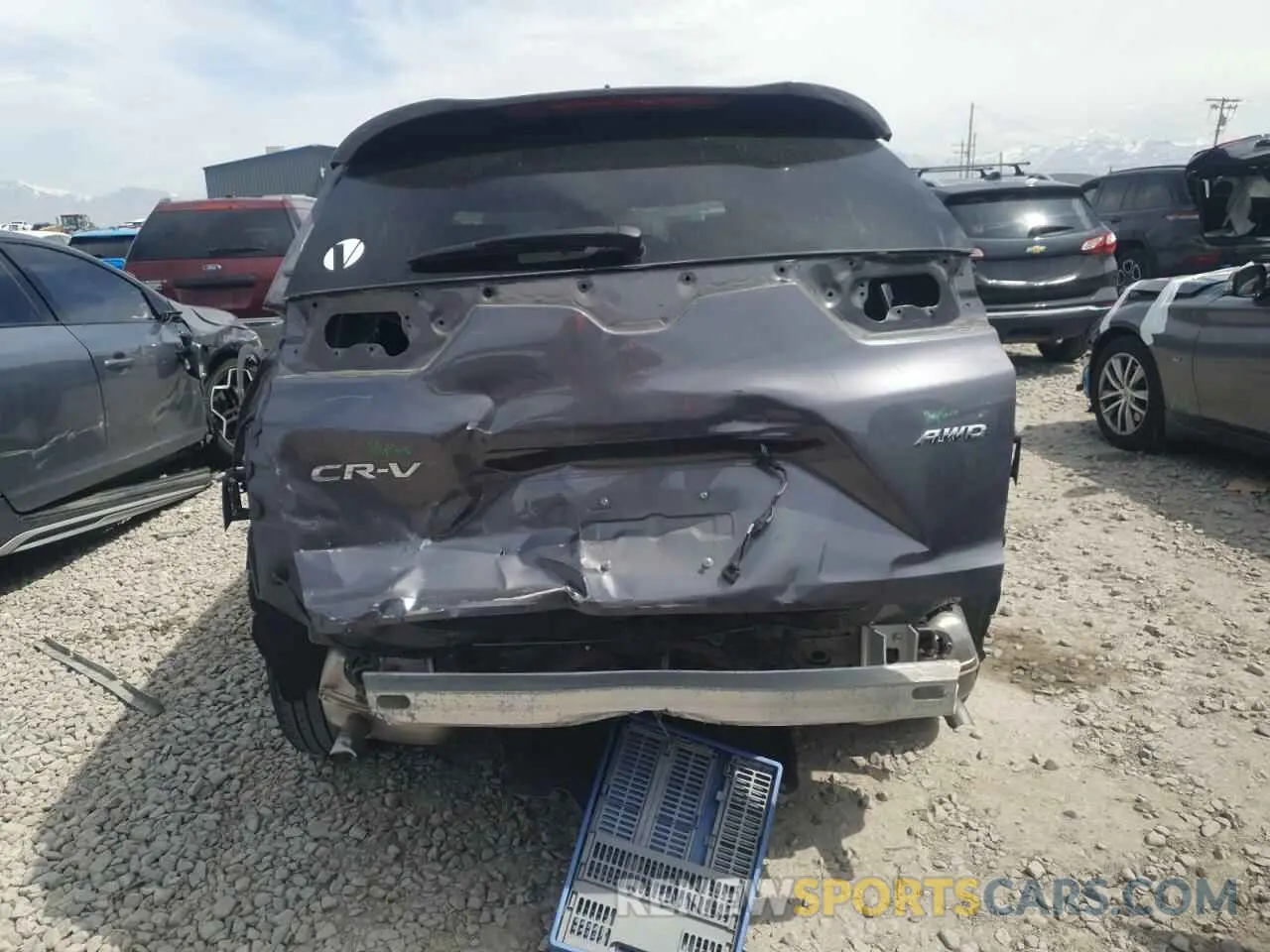 6 Photograph of a damaged car 5J6RW2H81LL027166 HONDA CRV 2020