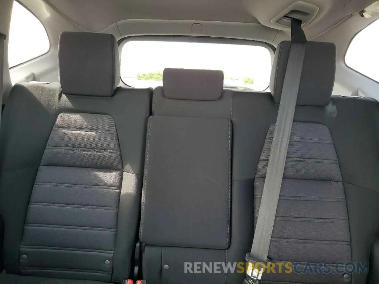 10 Photograph of a damaged car 2HKRW1H57MH402201 HONDA CRV 2021
