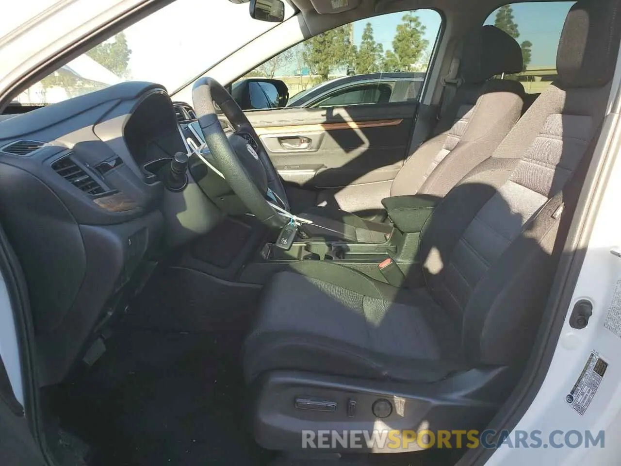 7 Photograph of a damaged car 2HKRW1H5XMH420028 HONDA CRV 2021