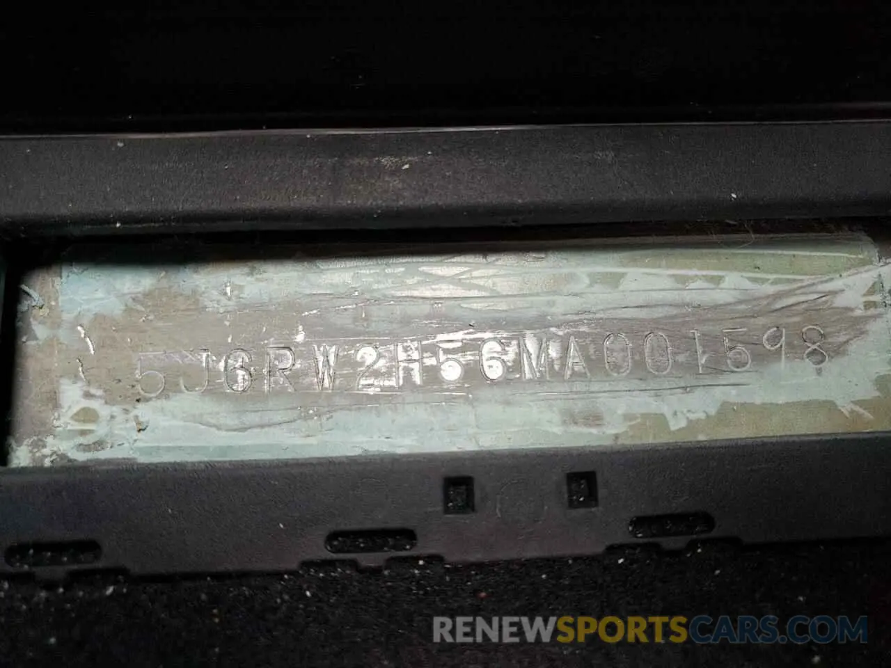 13 Photograph of a damaged car 2HKRW2H56MH627862 HONDA CRV 2021