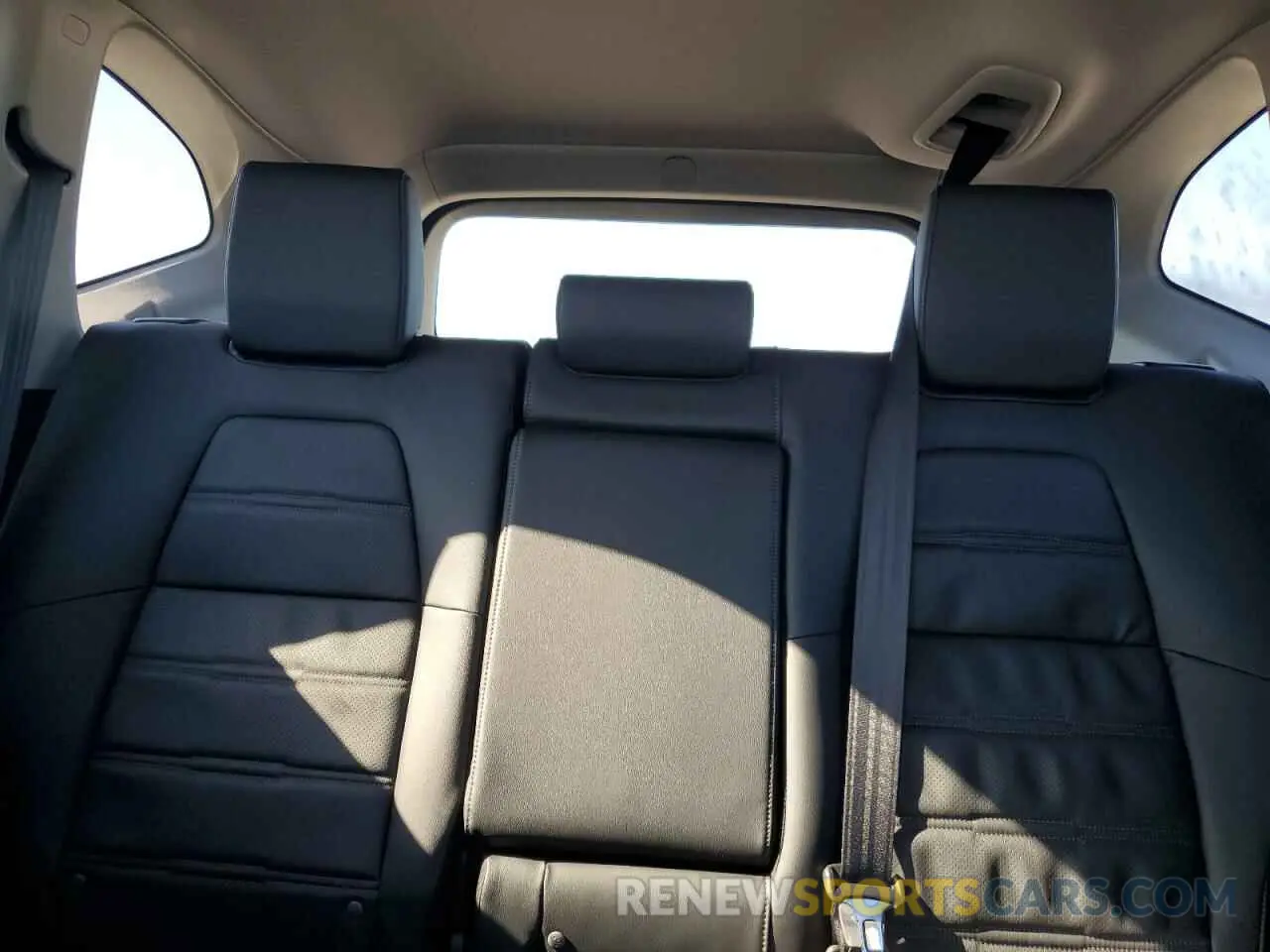 10 Photograph of a damaged car 2HKRW2H80MH659992 HONDA CRV 2021