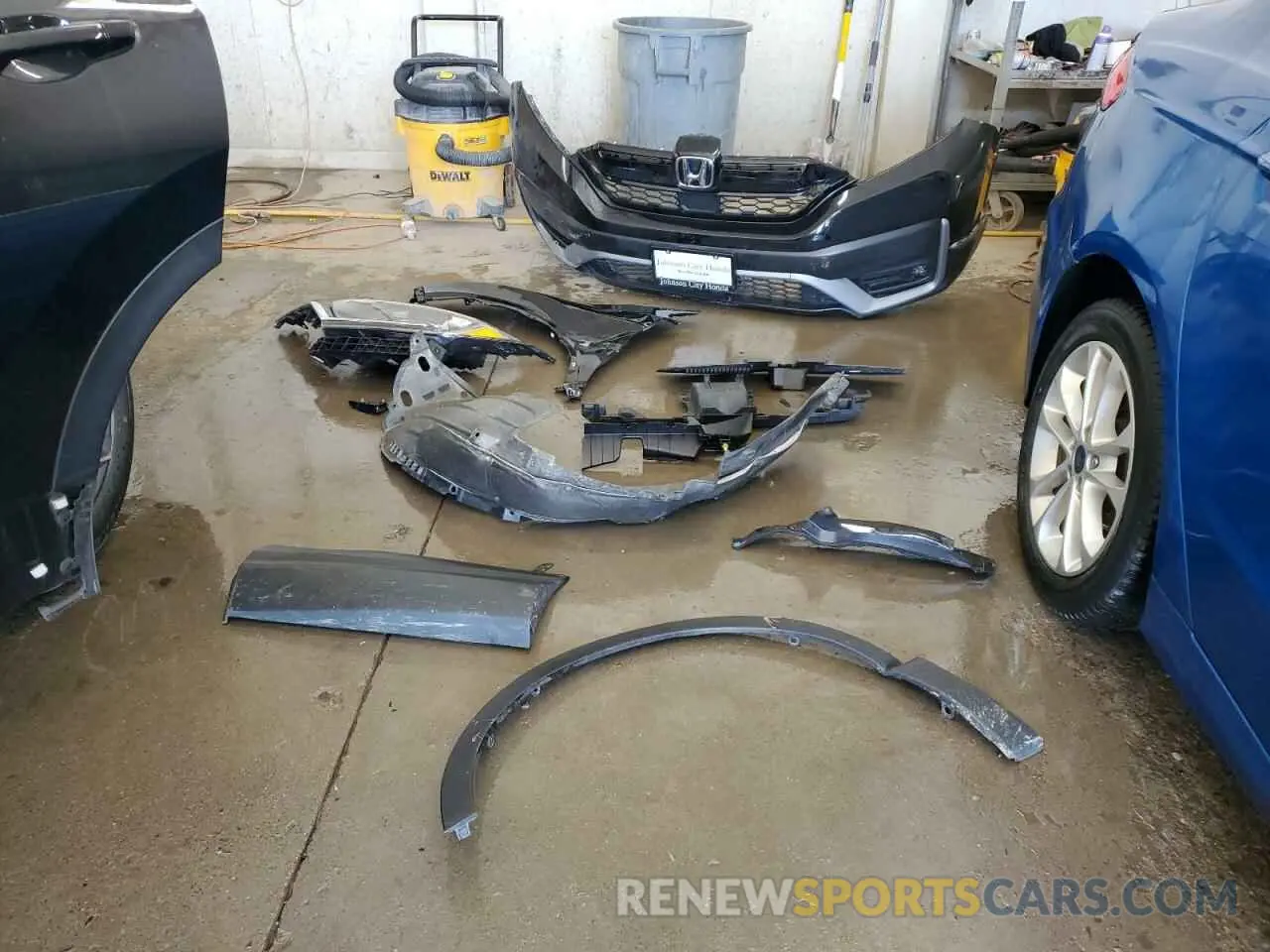 13 Photograph of a damaged car 5J6RW2H55ML005551 HONDA CRV 2021