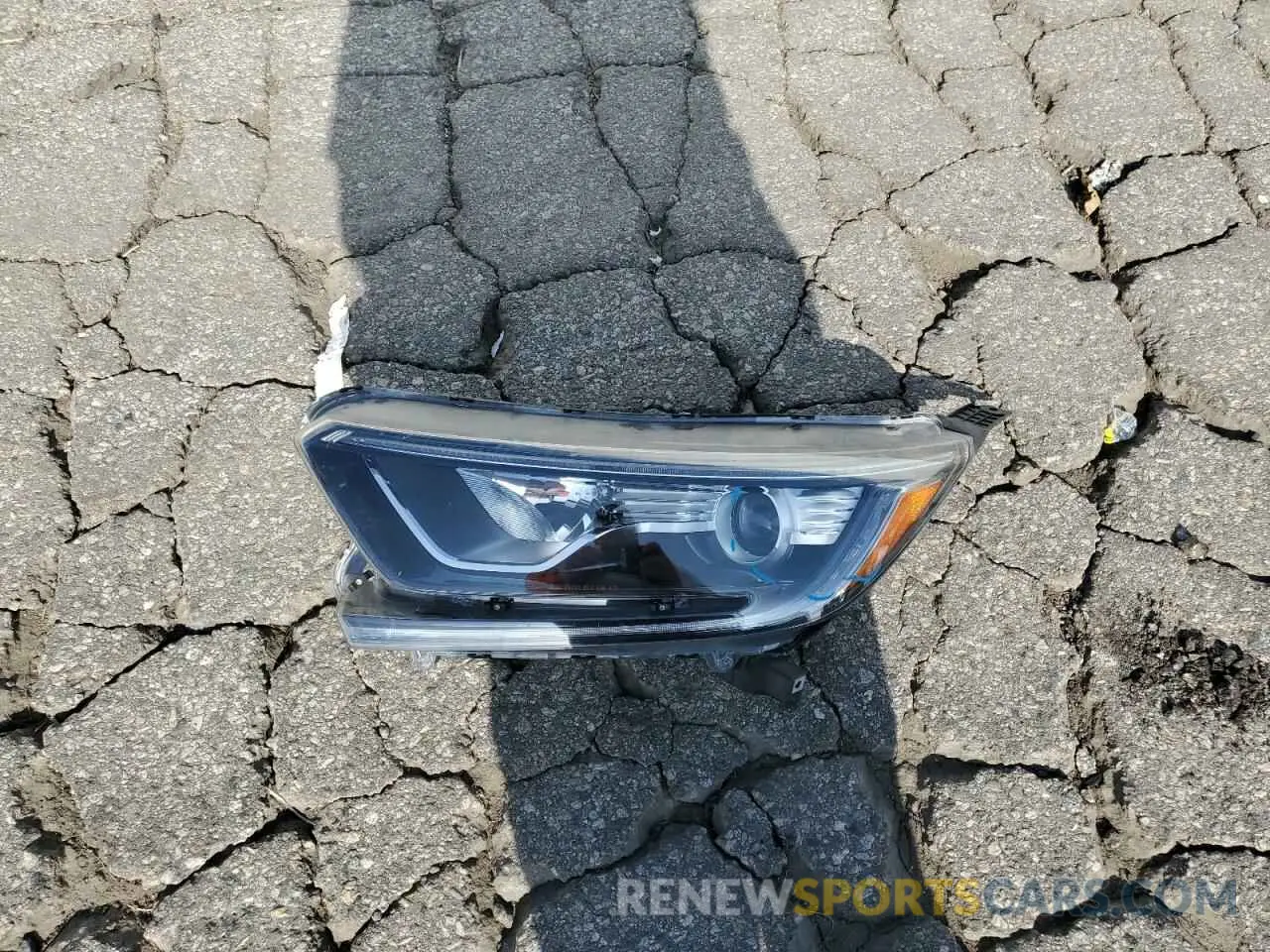 13 Photograph of a damaged car 2HKRW1H85NH405299 HONDA CRV 2022