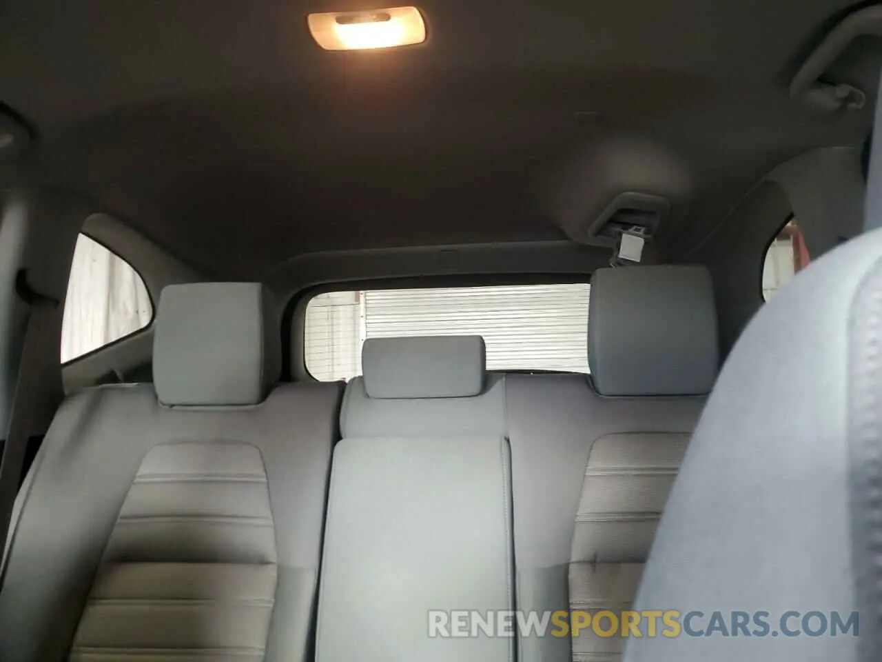 10 Photograph of a damaged car 2HKRW2H51NH618844 HONDA CRV 2022