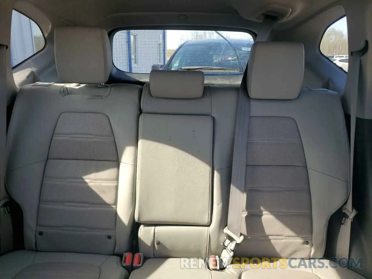 10 Photograph of a damaged car 2HKRW2H82NH610567 HONDA CRV 2022