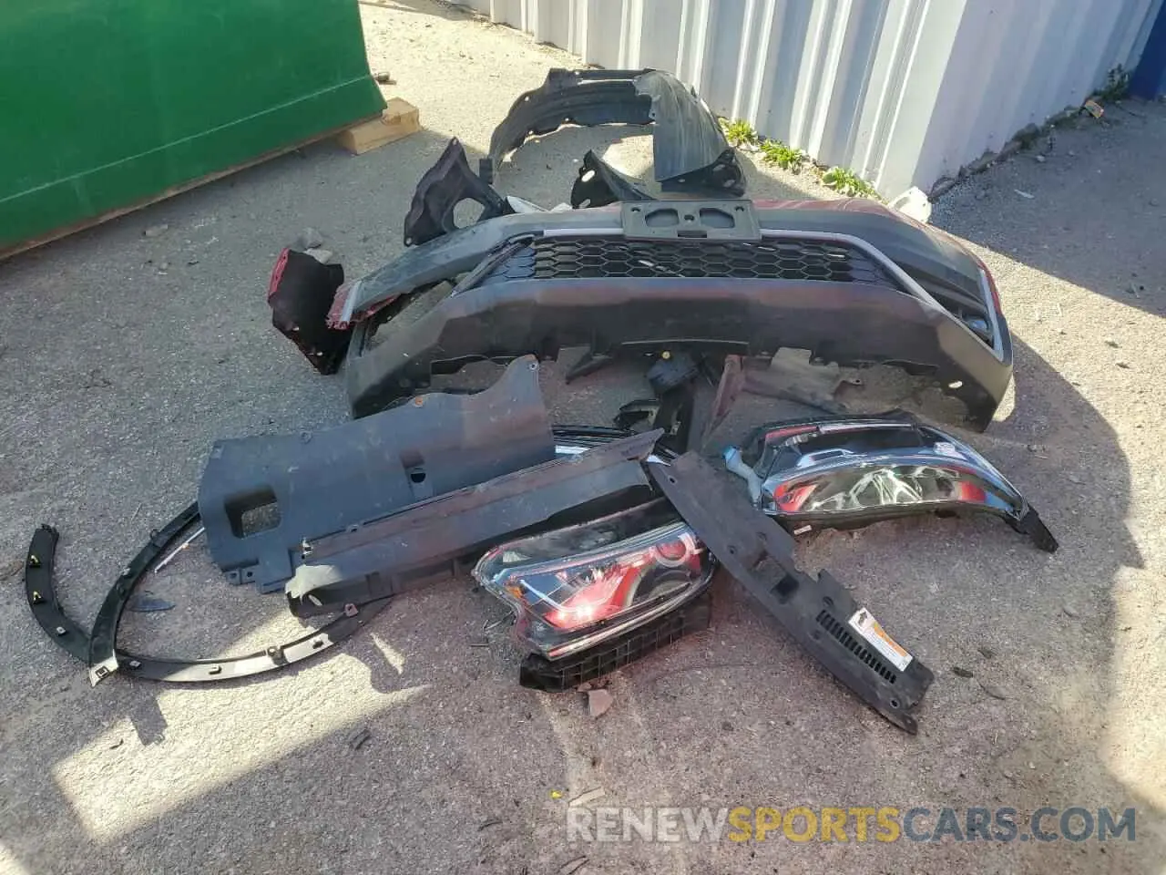13 Photograph of a damaged car 2HKRW2H82NH610567 HONDA CRV 2022