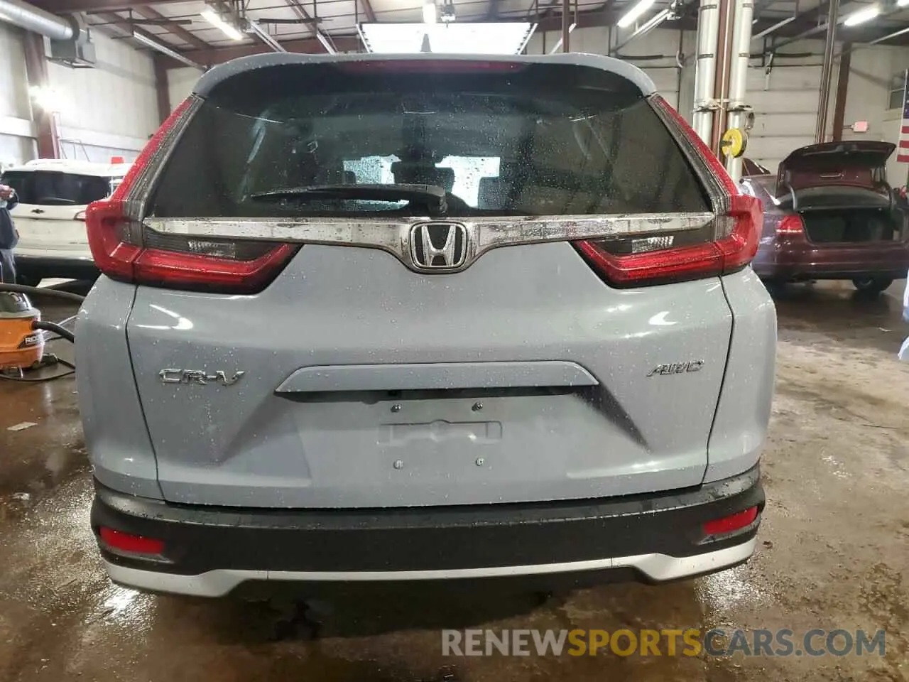 6 Photograph of a damaged car 2HKRW2H86NH605808 HONDA CRV 2022