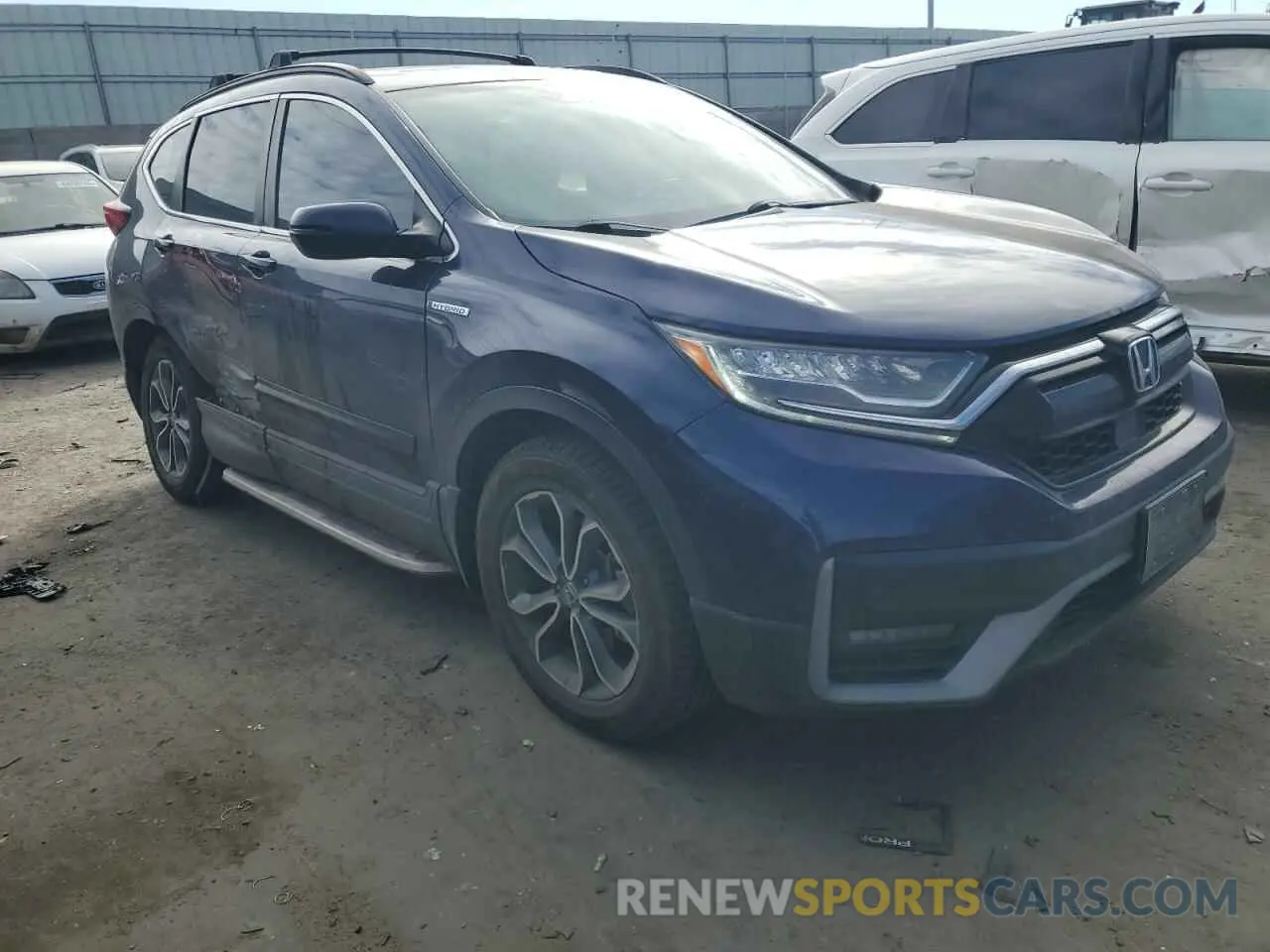 4 Photograph of a damaged car 5J6RT6H84NL023390 HONDA CRV 2022