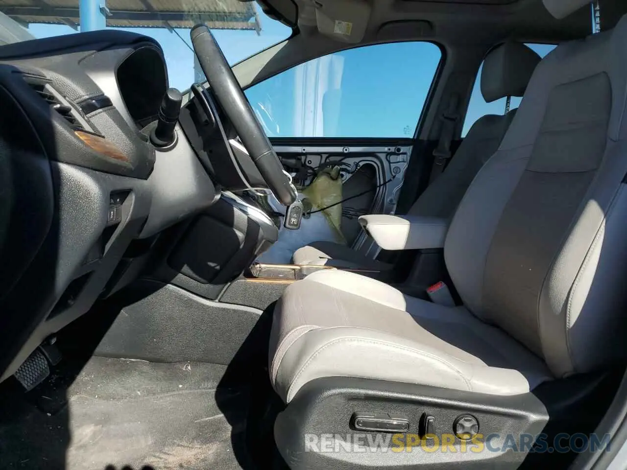 7 Photograph of a damaged car 5J6RT6H94NL056849 HONDA CRV 2022