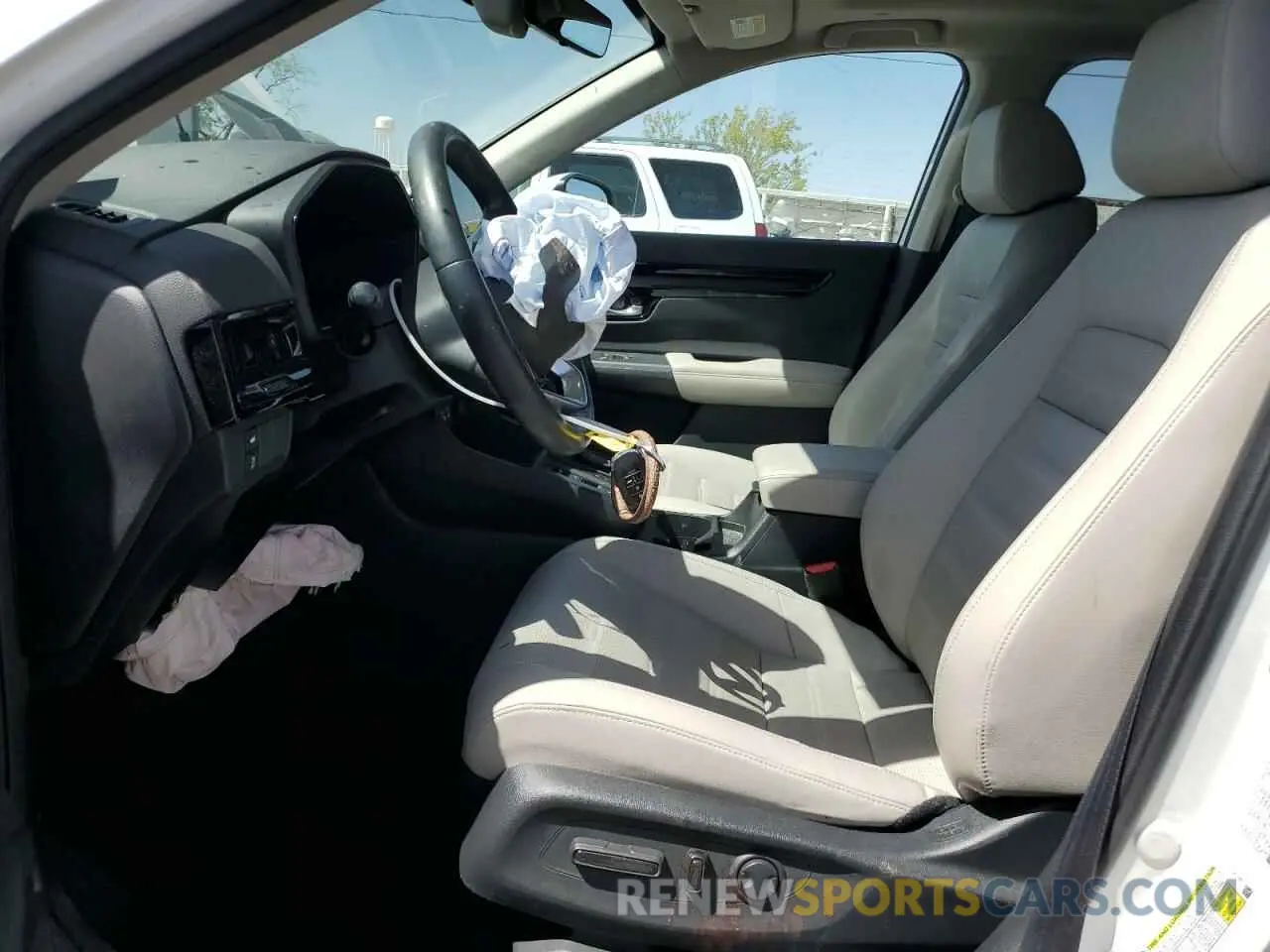 7 Photograph of a damaged car 2HKRS3H7XPH300839 HONDA CRV 2023