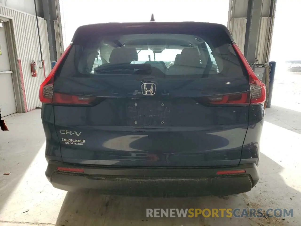 6 Photograph of a damaged car 2HKRS4H2XPH428007 HONDA CRV 2023