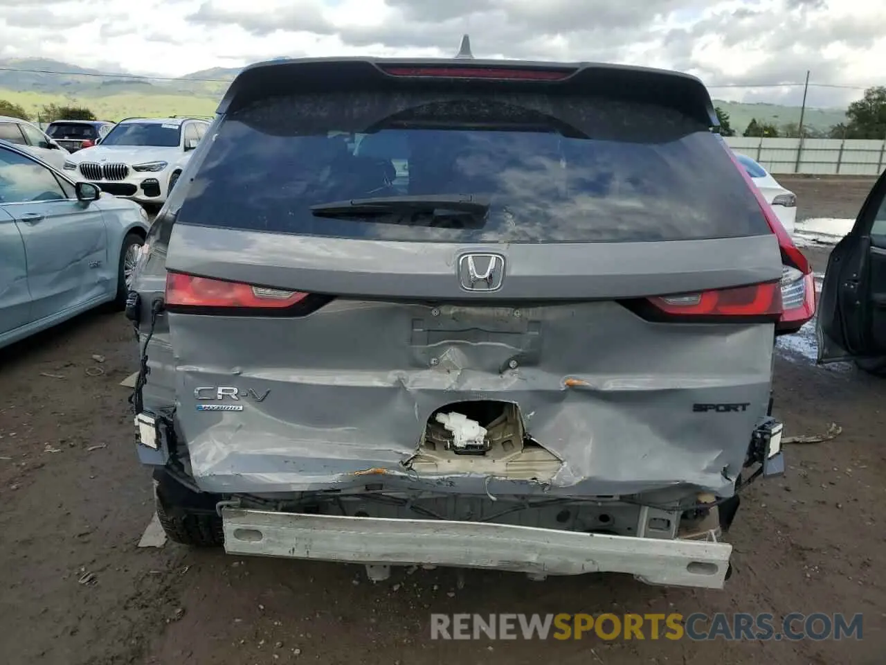 6 Photograph of a damaged car 2HKRS5H57PH702375 HONDA CRV 2023