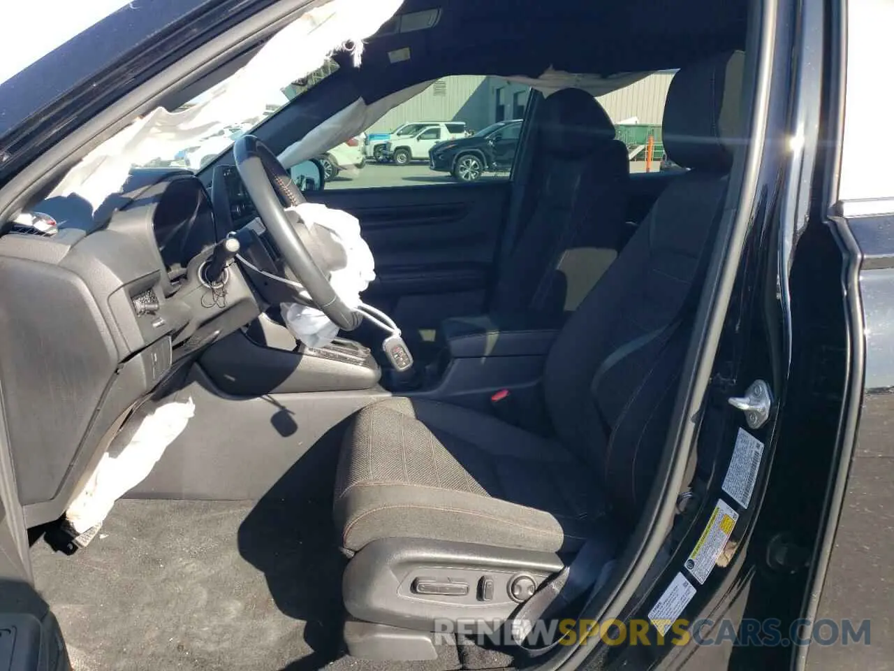 7 Photograph of a damaged car 2HKRS5H58PH708184 HONDA CRV 2023