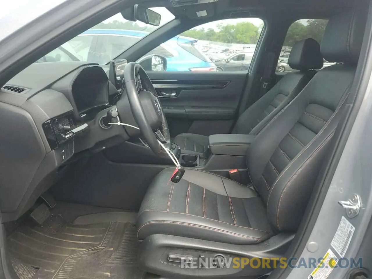 7 Photograph of a damaged car 2HKRS6H96PH816392 HONDA CRV 2023