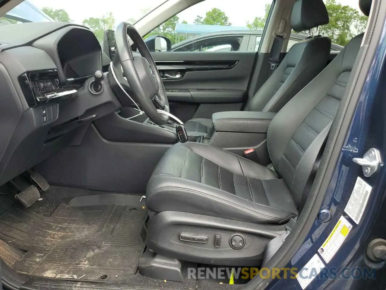 7 Photograph of a damaged car 5J6RS3H75PL008019 HONDA CRV 2023