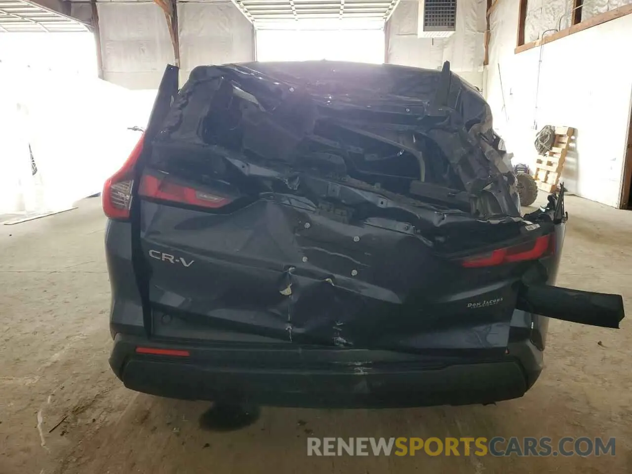 6 Photograph of a damaged car 7FARS4H75PE012817 HONDA CRV 2023