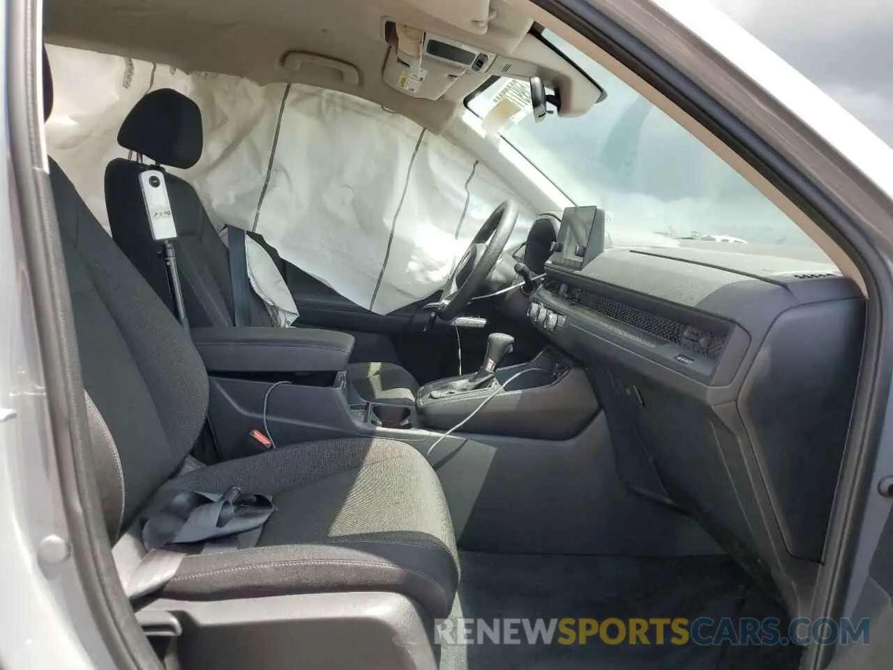 7 Photograph of a damaged car 2HKRS3H27RH307318 HONDA CRV 2024