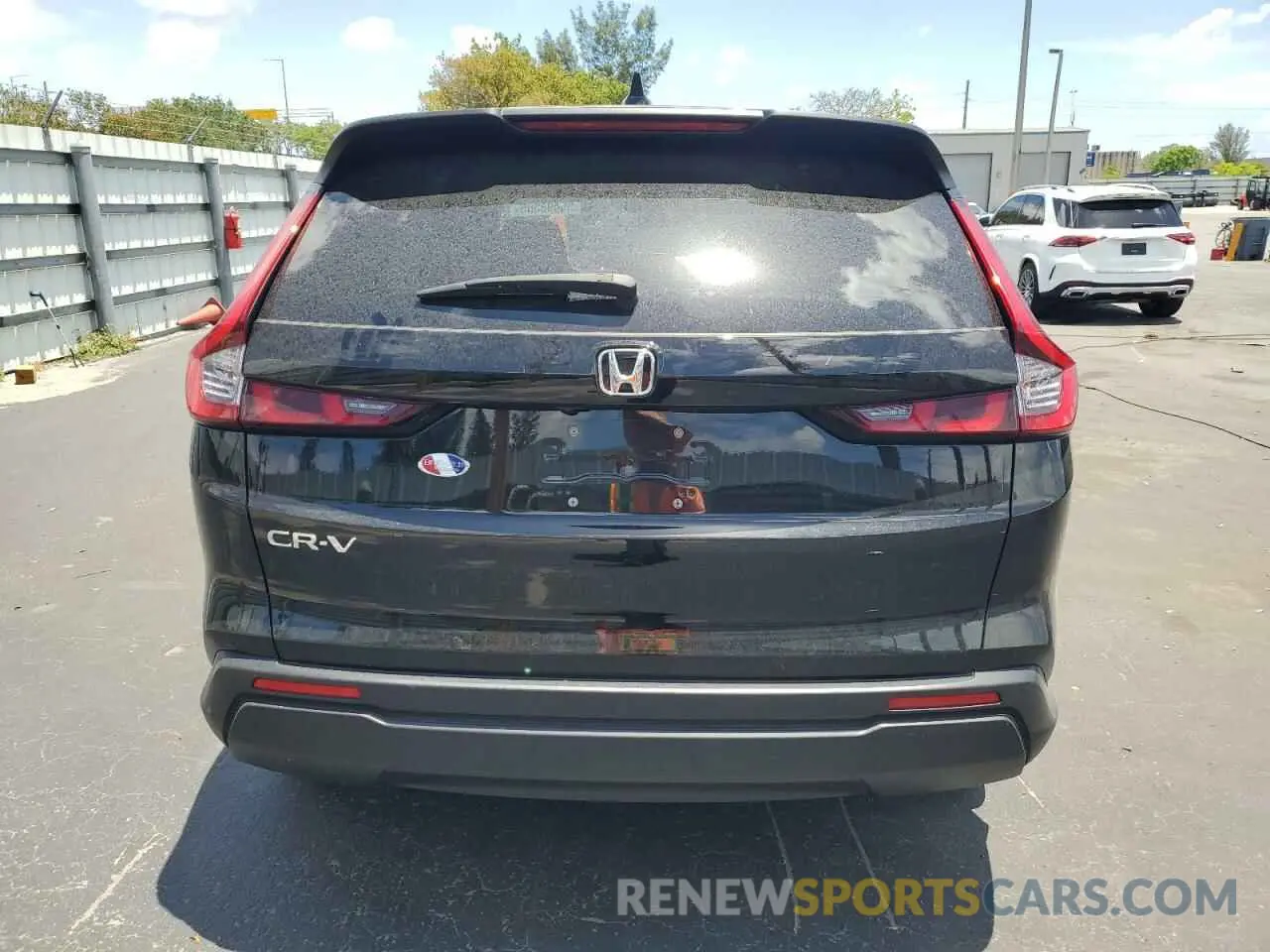 6 Photograph of a damaged car 2HKRS3H42RH304716 HONDA CRV 2024