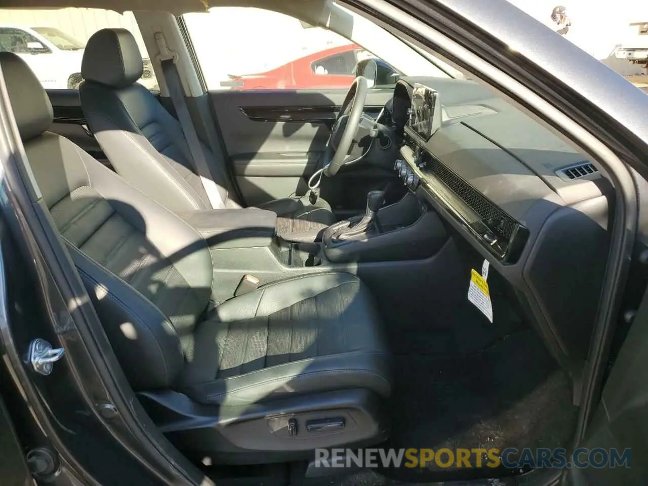 7 Photograph of a damaged car 2HKRS3H75RH317860 HONDA CRV 2024