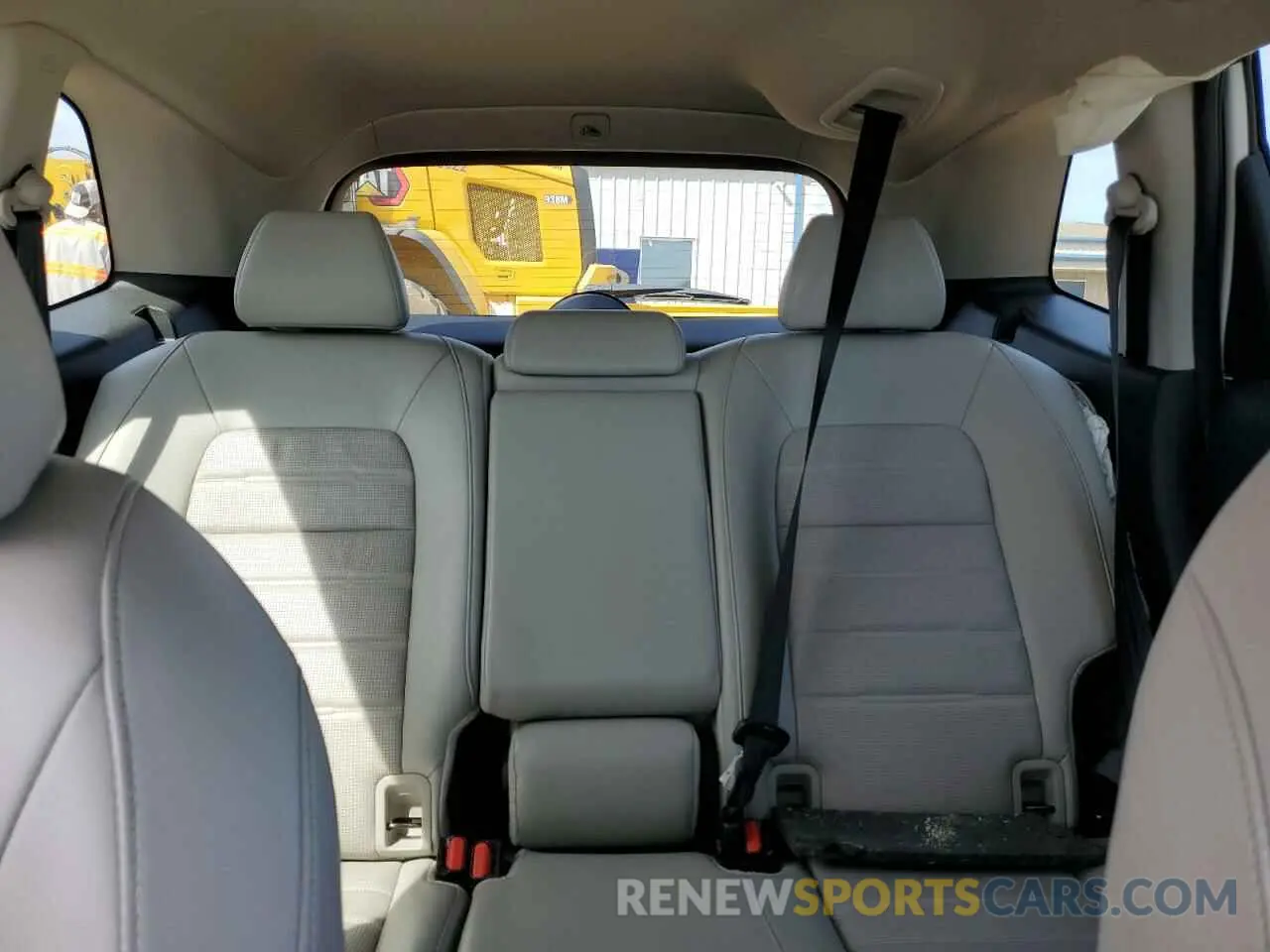 10 Photograph of a damaged car 2HKRS3H76RH316801 HONDA CRV 2024
